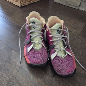 Nike Kyrie 7 GS 'Creator' Sneakers